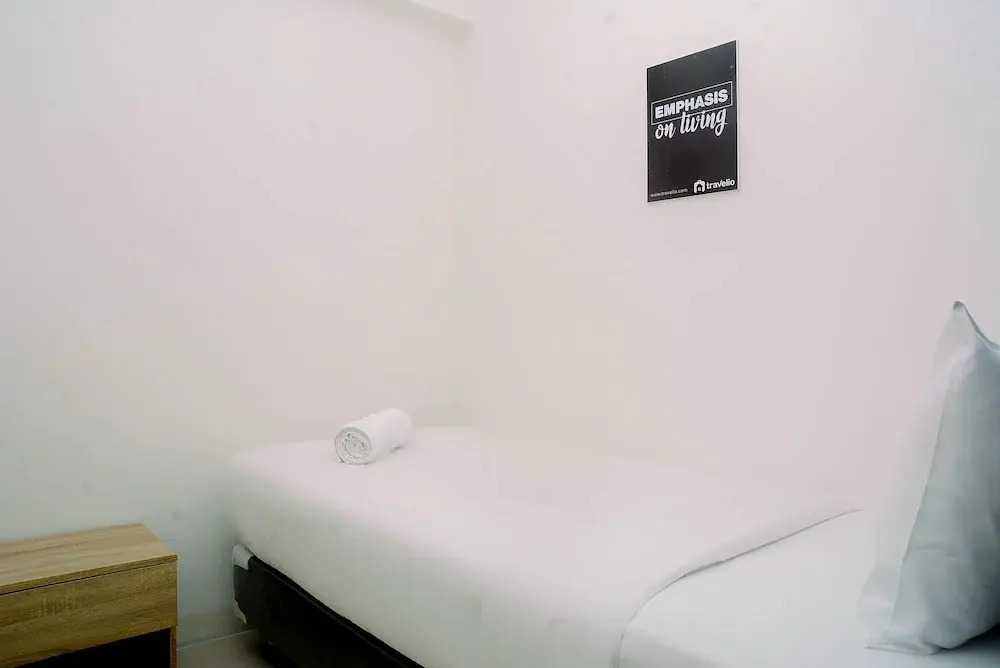 Джакарта: 2BR Modern Fully Furnished Bassura City Apartment