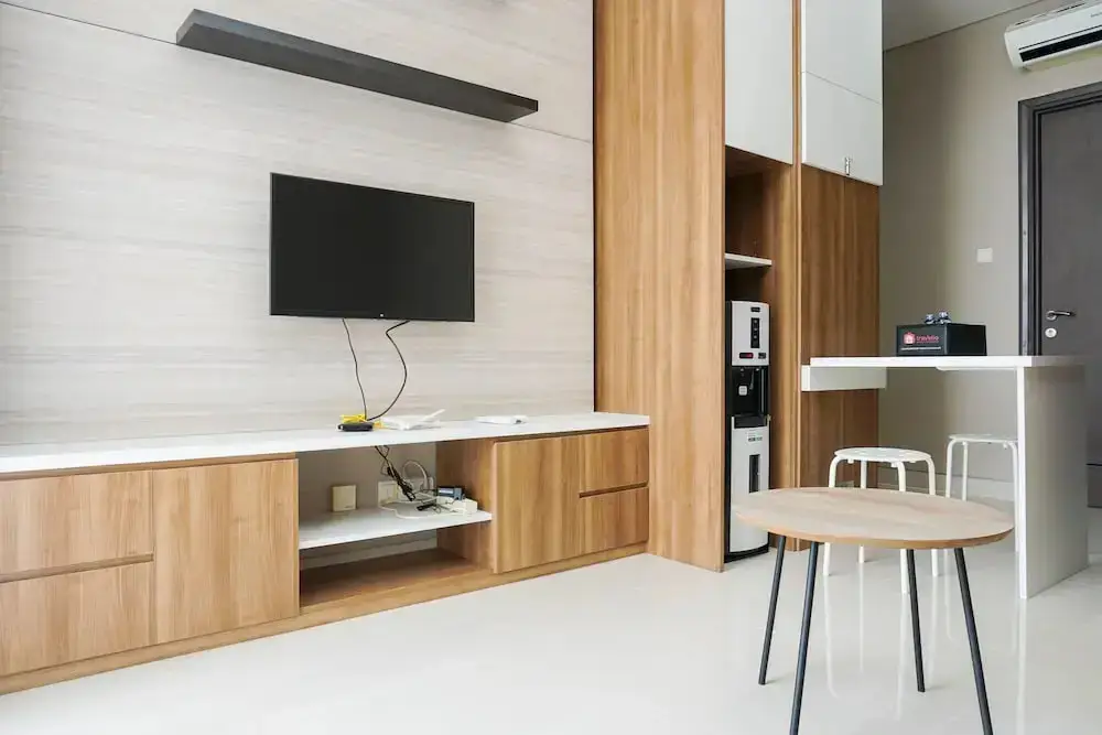 Джакарта: Comfortable Design 1BR Apartment Ciputra International Puri
