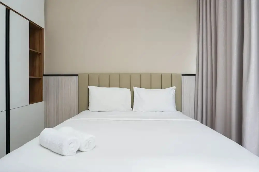 Джакарта: Comfortable Design 1BR Apartment Ciputra International Puri