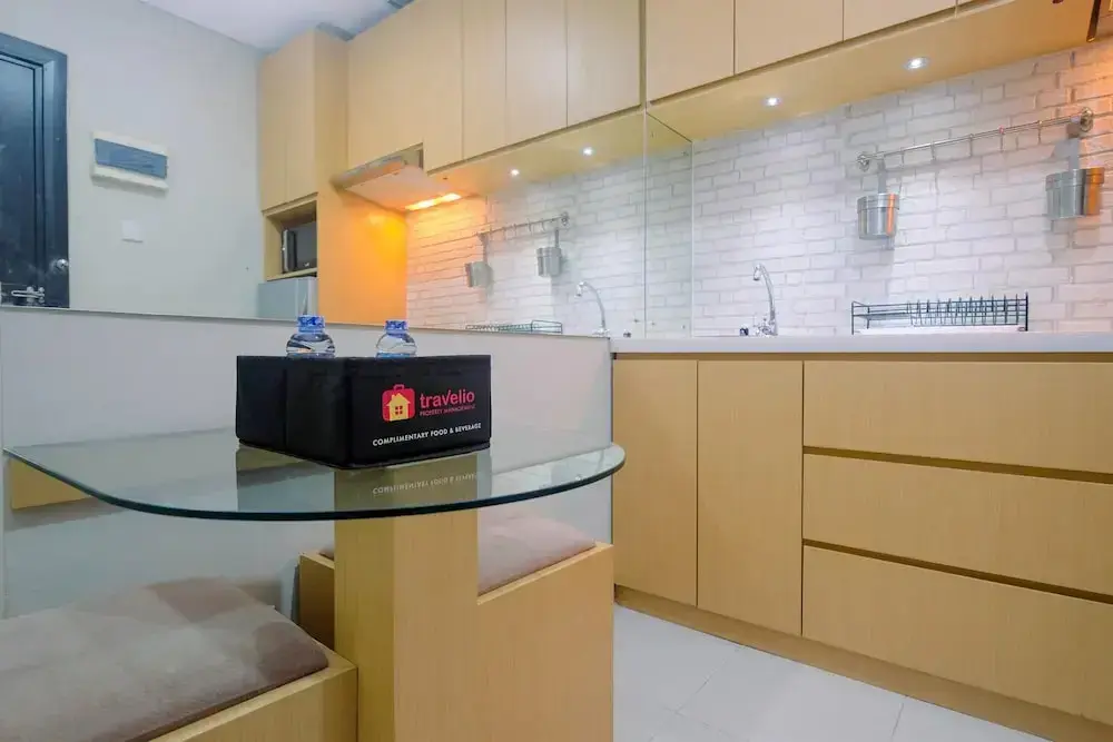 Джакарта: Relax Studio at Nifarro Apartment