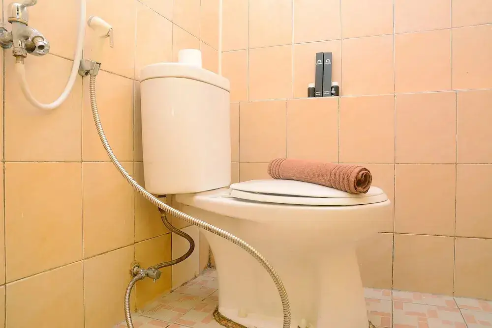 Tidy 2BR with Modern Design Green Pramuka City Apartment — фото 1