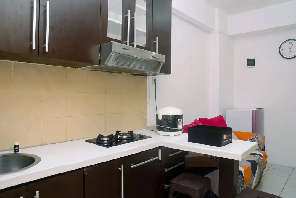Джакарта: Tidy 2BR with Modern Design Green Pramuka City Apartment