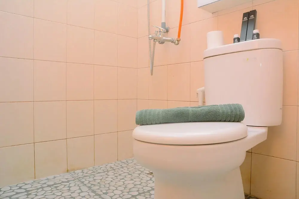 Джакарта: Comfy with City View Studio at Tifolia Apartment