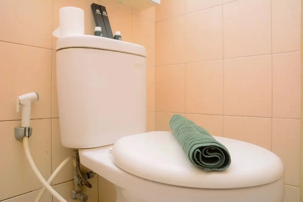 Джакарта: Comfy with City View Studio at Tifolia Apartment