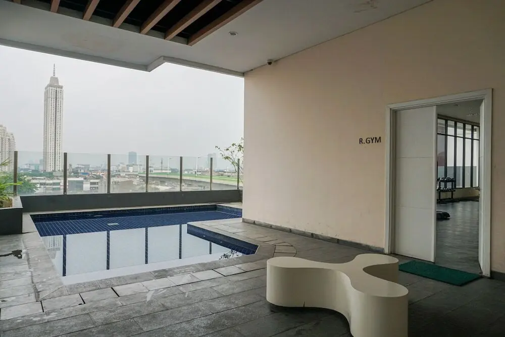 Джакарта: Cozy and Elegant 2BR Apartment at Kebayoran Icon