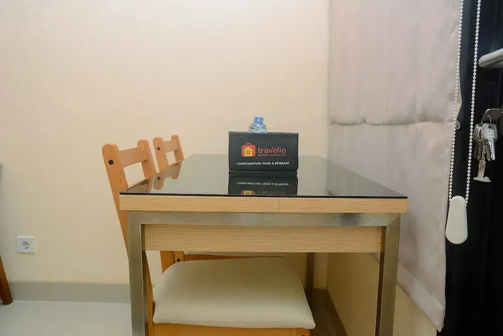 Джакарта: Cozy and Elegant 2BR Apartment at Kebayoran Icon