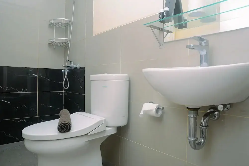 Джакарта: Cozy and Elegant 2BR Apartment at Kebayoran Icon