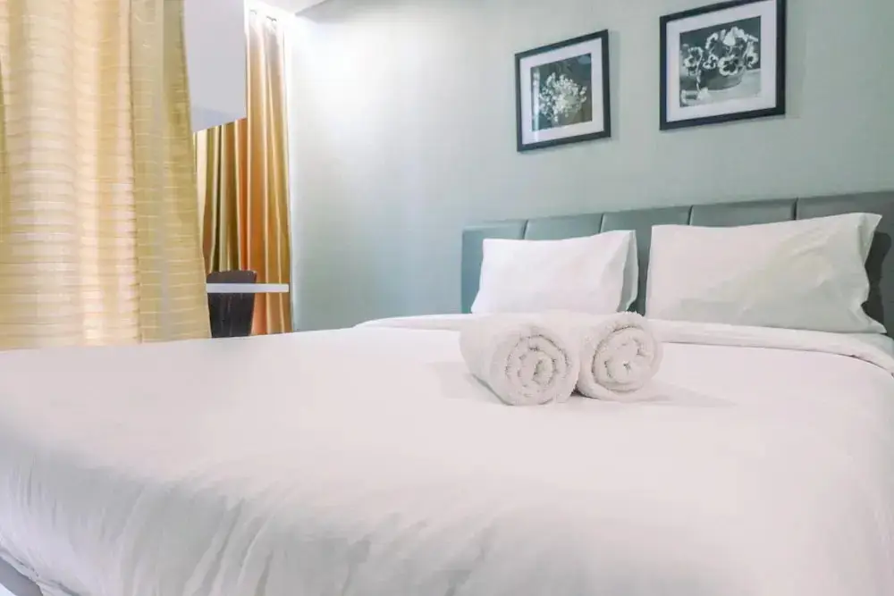 Сурабая: Cozy Living Studio Room Apartment at Tamansari Papilio