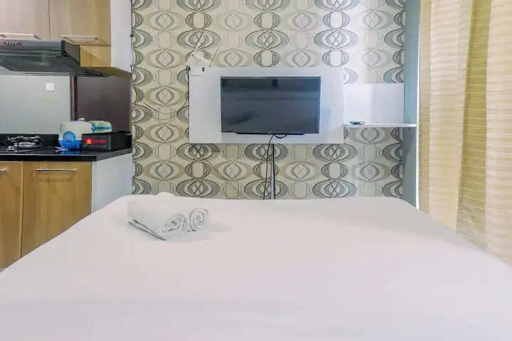 Сурабая: Cozy Living Studio Room Apartment at Tamansari Papilio