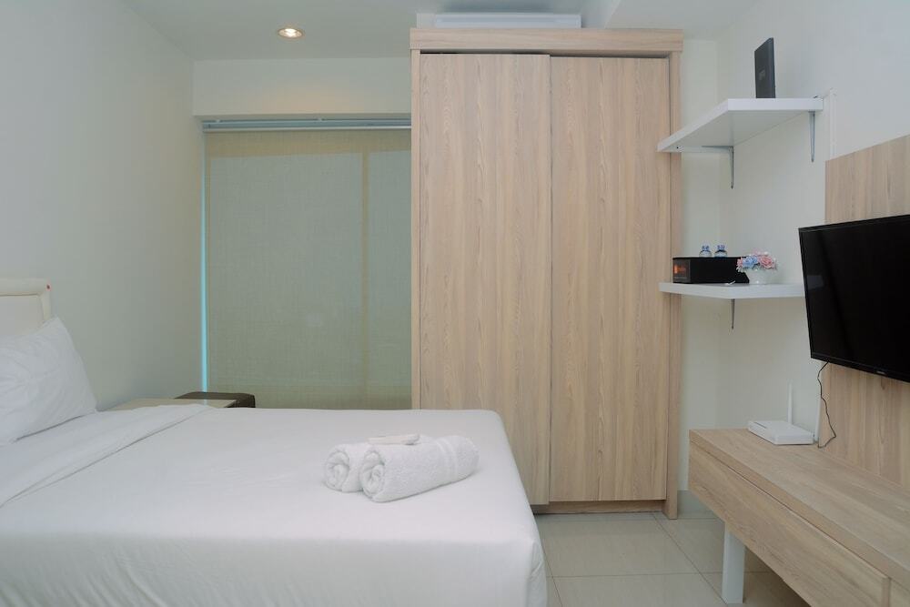 Бекаси: Simply Comfort Studio at Grand Kamala Lagoon Apartment