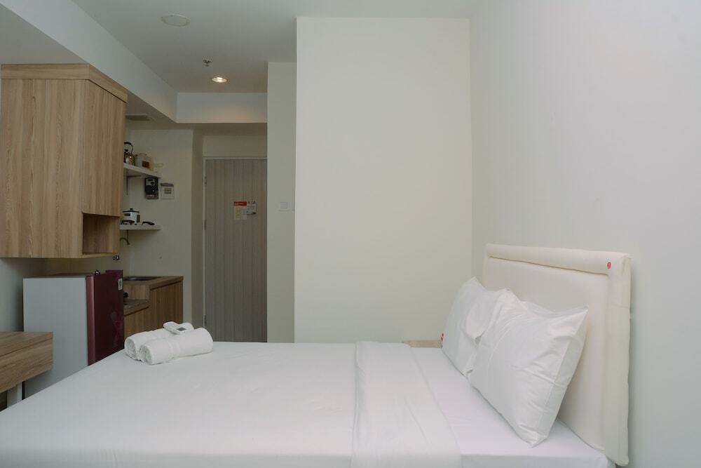 Бекаси: Simply Comfort Studio at Grand Kamala Lagoon Apartment