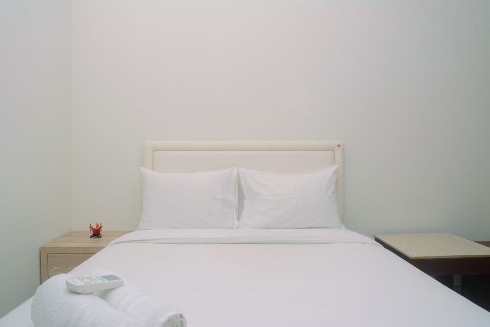 Бекаси: Simply Comfort Studio at Grand Kamala Lagoon Apartment