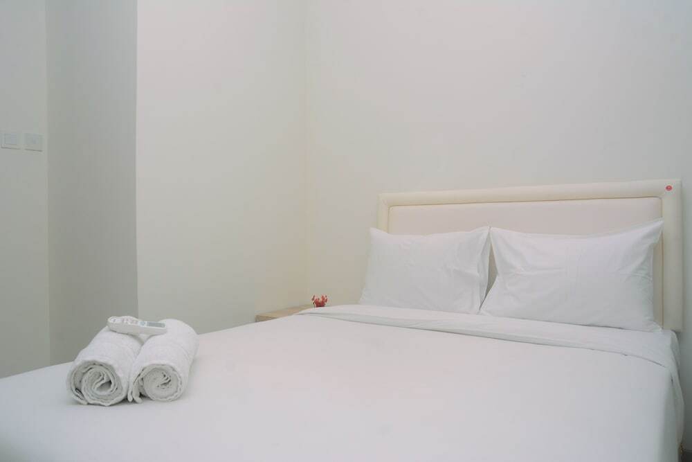 Бекаси: Simply Comfort Studio at Grand Kamala Lagoon Apartment