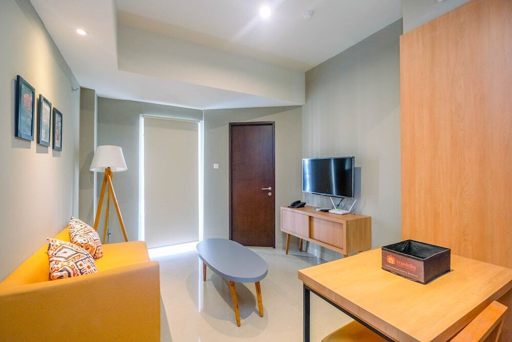 Чикаранг: Wonderful 1BR Apartment at Mustika Golf Residence with Golf View