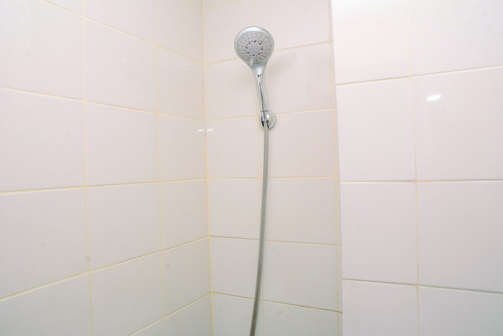 Бекаси: Comfortable 2BR Lagoon Resort Apartment
