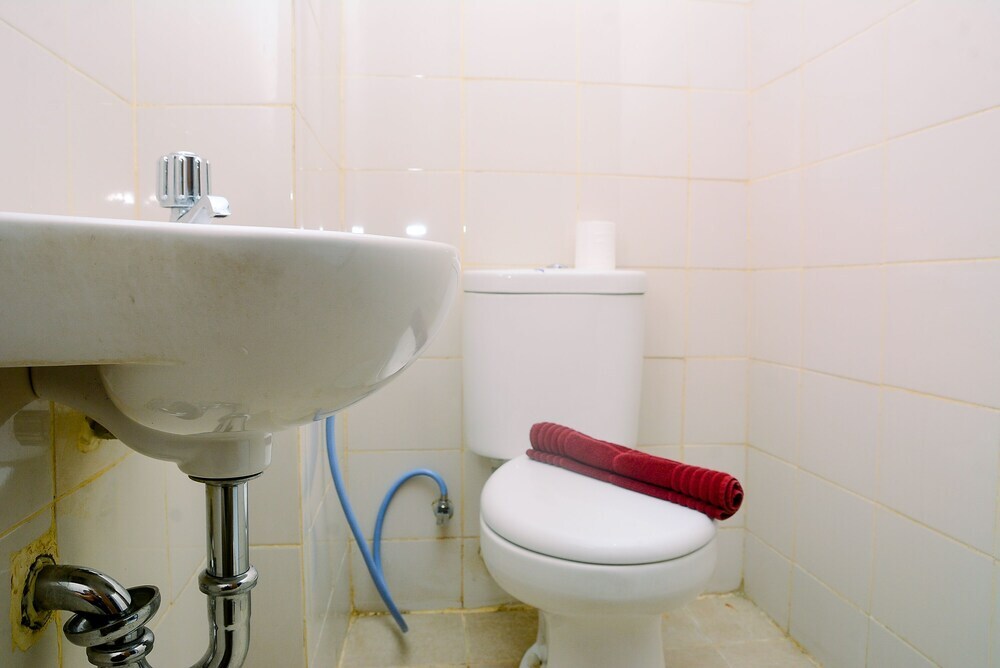 Бекаси: Comfortable 2BR Lagoon Resort Apartment