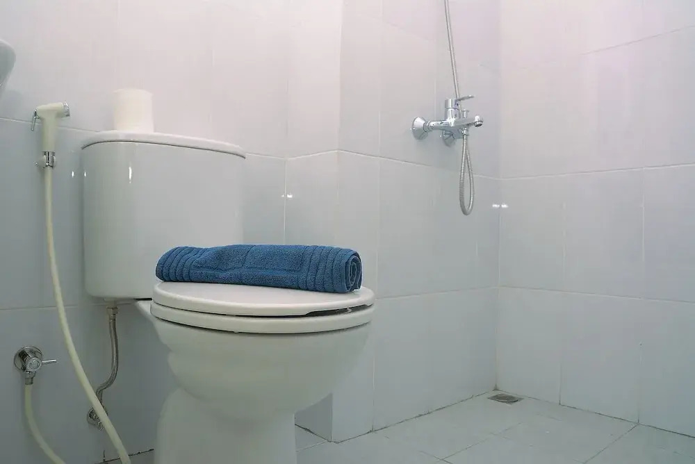 Бекаси: Cozy and Minimalist Studio Patraland Urbano Apartment near Bekasi Station