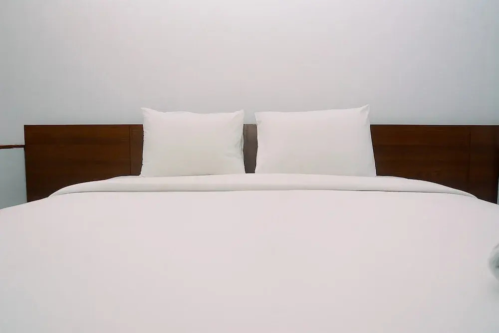 Бекаси: Cozy and Minimalist Studio Patraland Urbano Apartment near Bekasi Station
