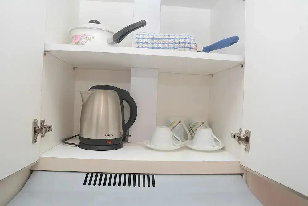 Бекаси: Stylish 1BR Grand Kamala Lagoon Apartment
