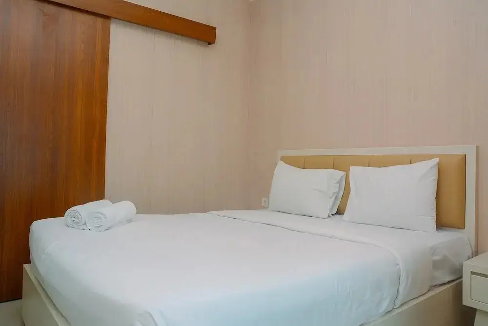 Бекаси: Stylish 1BR Grand Kamala Lagoon Apartment