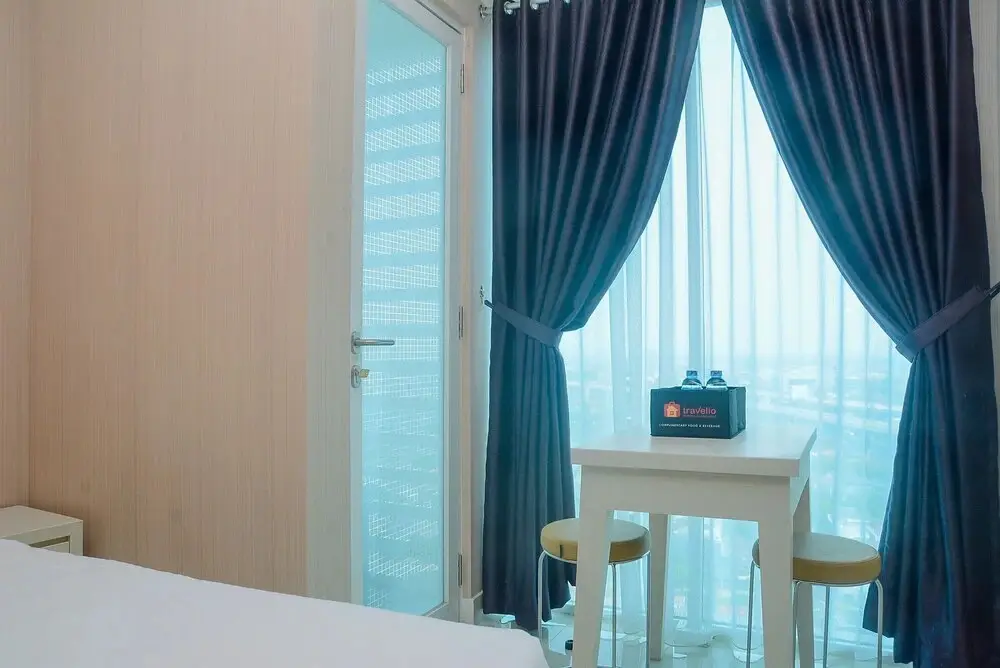 Бекаси: Stylish 1BR Grand Kamala Lagoon Apartment