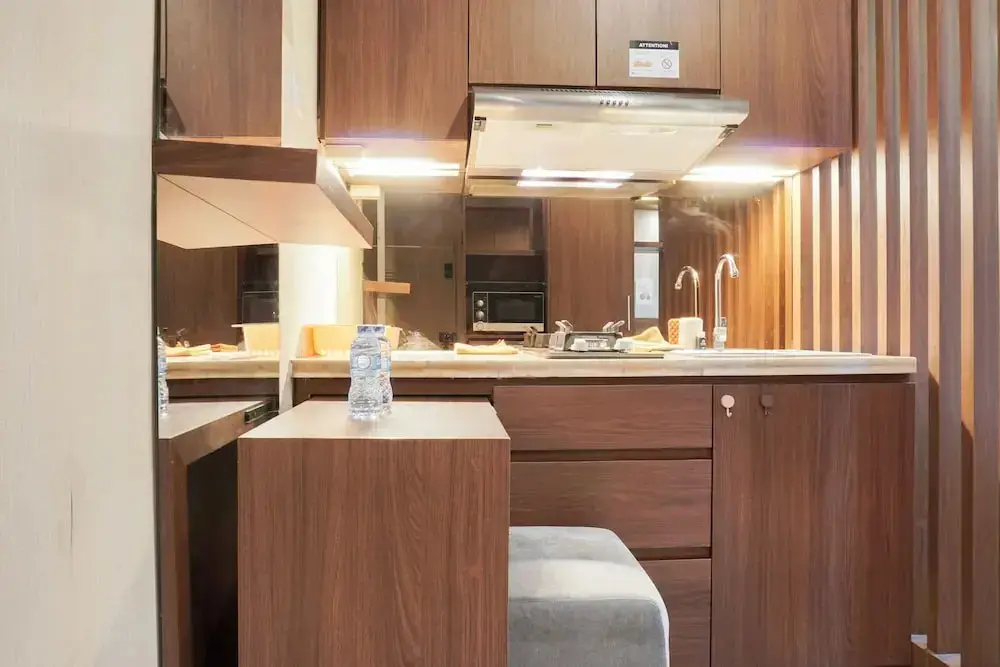 Джакарта: Comfort Studio Cervino Village Apartment near Casablanca