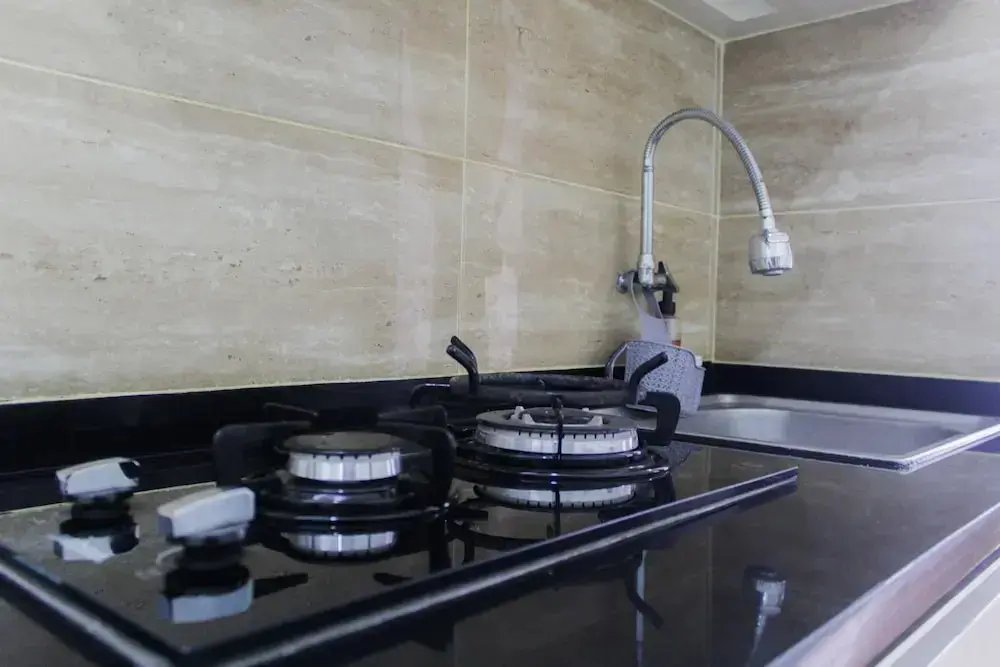 Джакарта: Homey and Cozy 2BR Bassura City Apartment near Mall