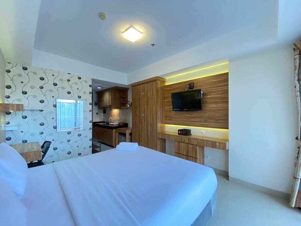 Бандунг: Spacious Studio Room at Beverly Dago Apartment