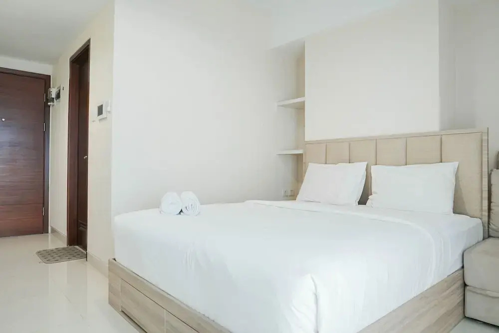 Джакарта: Comfort and Modern Studio at West Vista Apartment