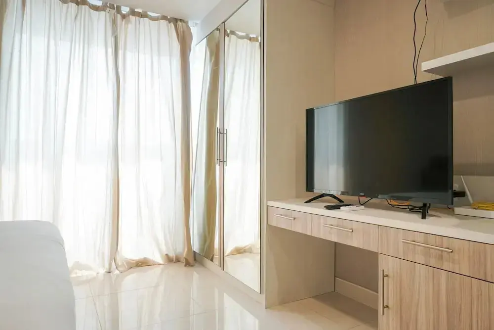 Джакарта: Comfort and Modern Studio at West Vista Apartment
