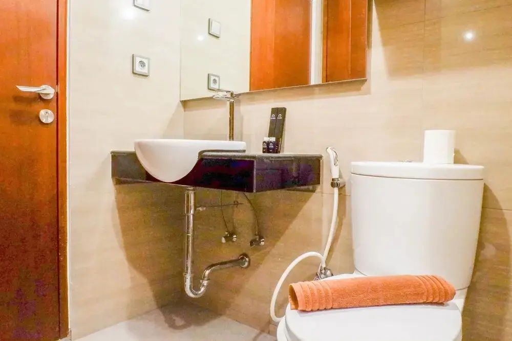 Сурабая: Strategic 2BR Apartment Connected to Marvell City Mall at The Linden