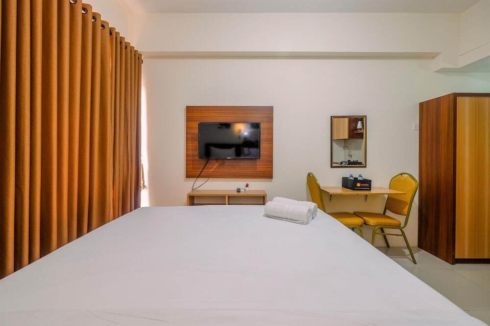 Богор: Comfy Studio at Bogorienze Apartment near The Jungle Waterpark