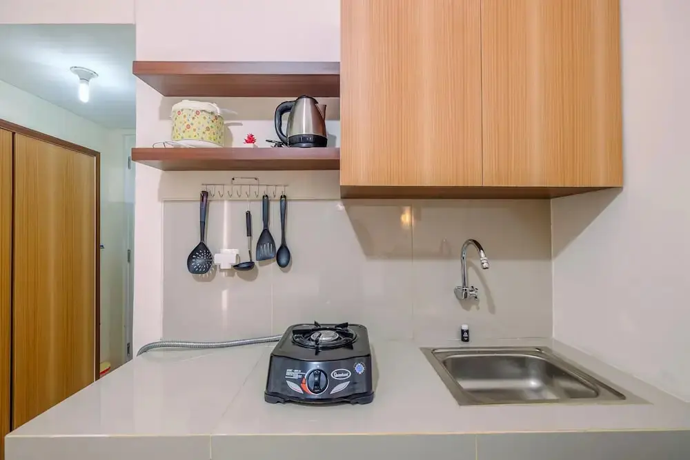 Богор: Comfy Studio at Bogorienze Apartment near The Jungle Waterpark