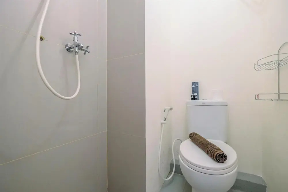 Богор: Comfy Studio at Bogorienze Apartment near The Jungle Waterpark