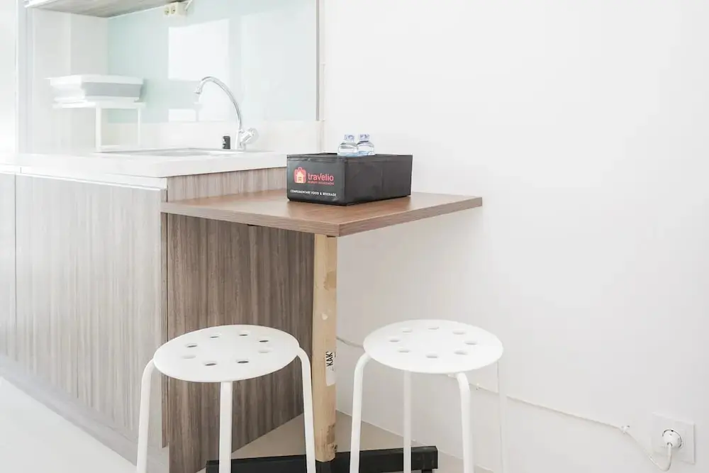 Джакарта: Comfortable 1BR Apartment at Vittoria Residence