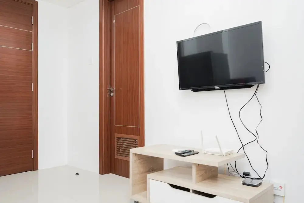 Джакарта: Comfortable 1BR Apartment at Vittoria Residence