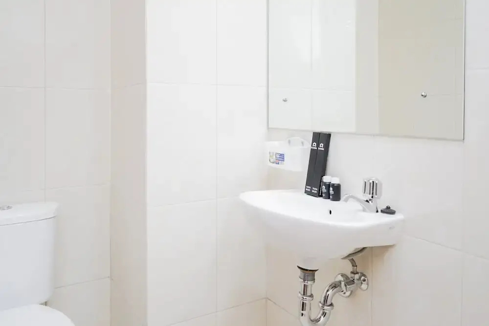 Джакарта: Comfortable 1BR Apartment at Vittoria Residence