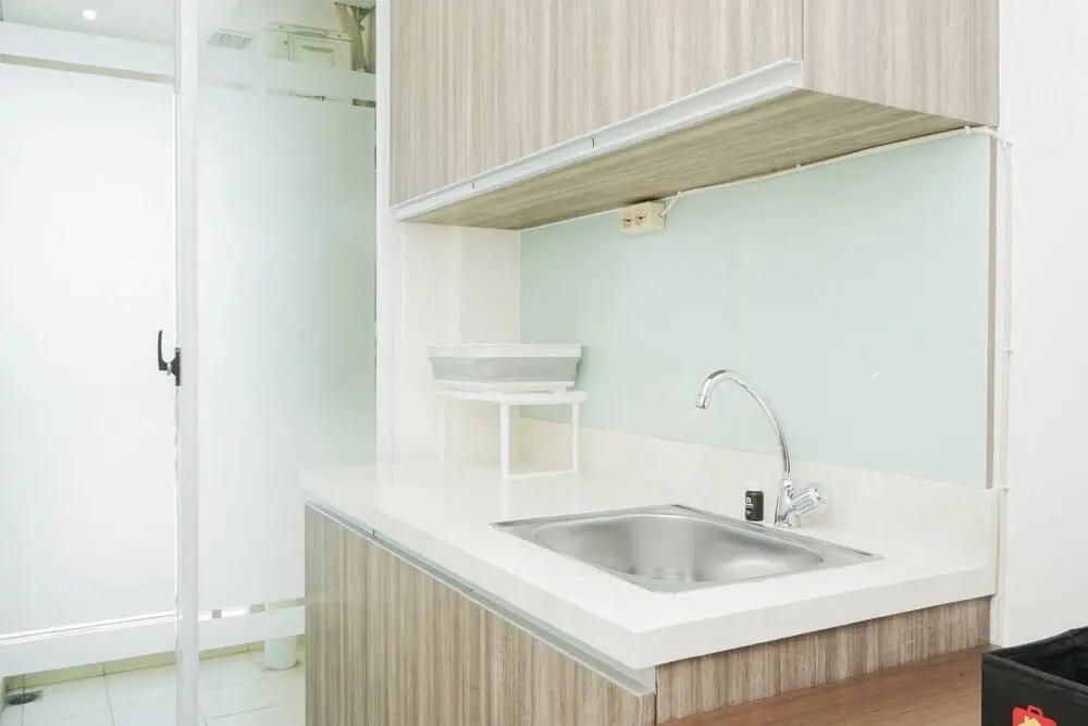 Джакарта: Comfortable 1BR Apartment at Vittoria Residence
