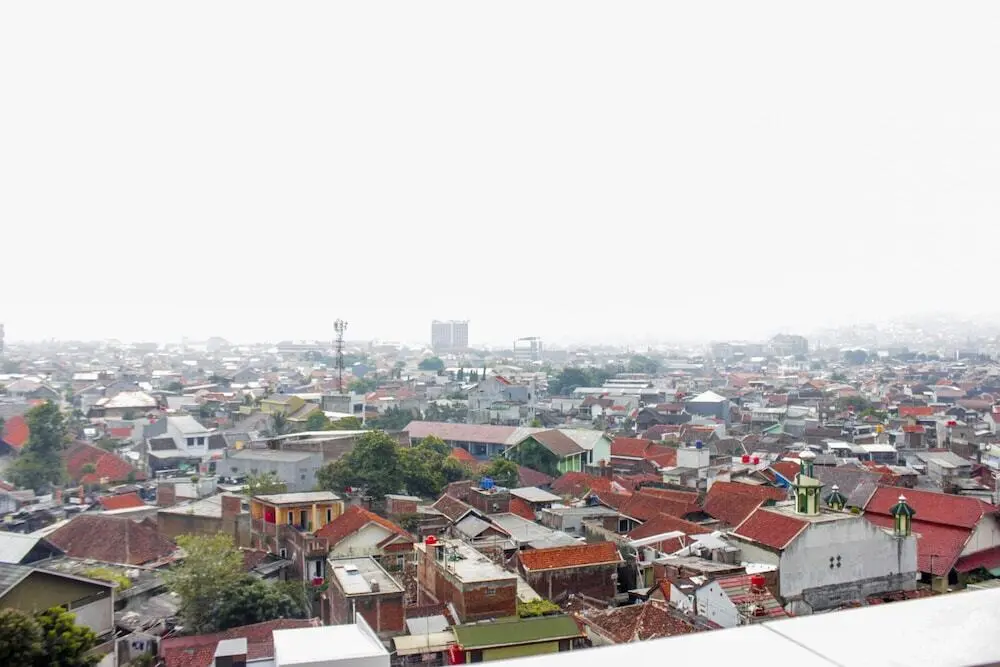 Бандунг: Spacious & Deluxe 2BR Gateway Ahmad Yani Cicadas Apartment