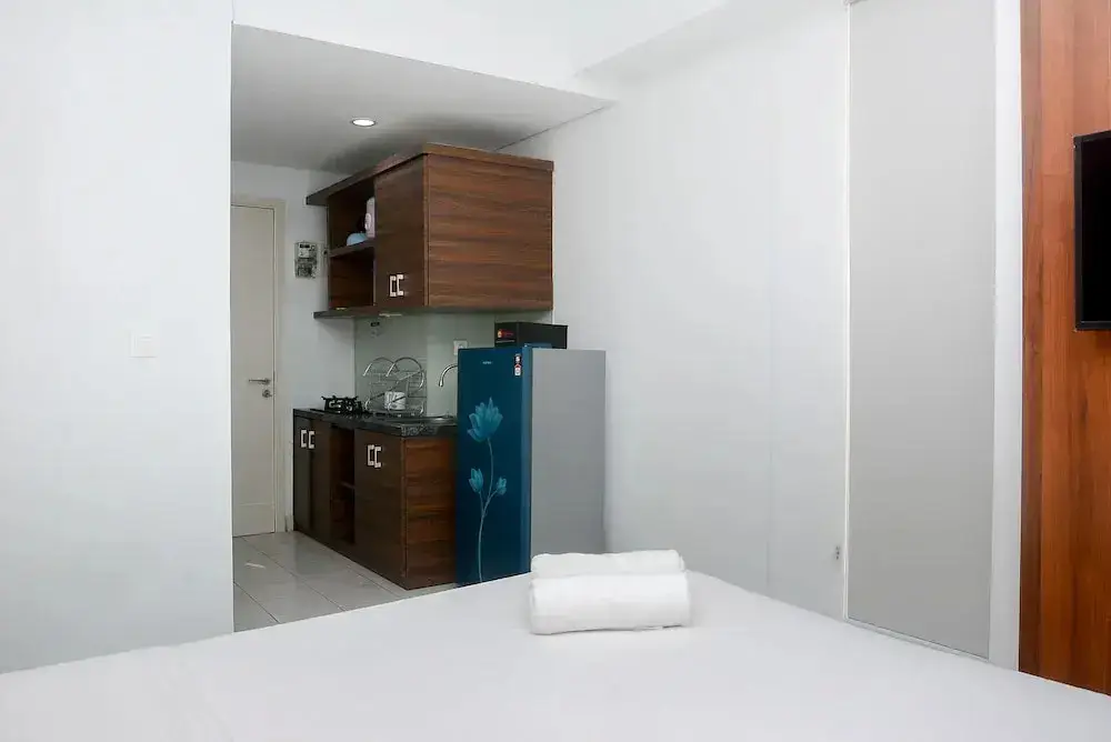 Бекаси: Comfy Studio at Patraland Urbano Apartment