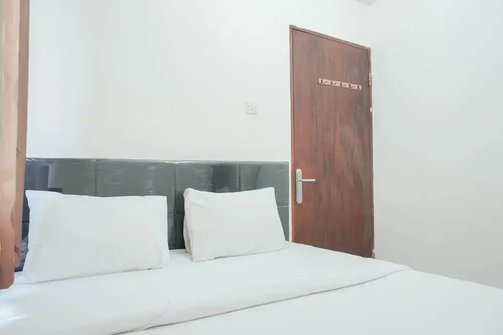 Джакарта: Nice and Homey 2BR City Park Apartment