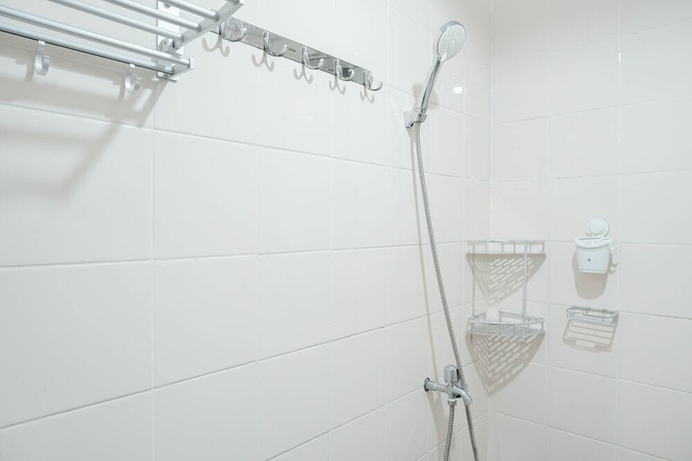 Джакарта: Nice and Homey 2BR City Park Apartment