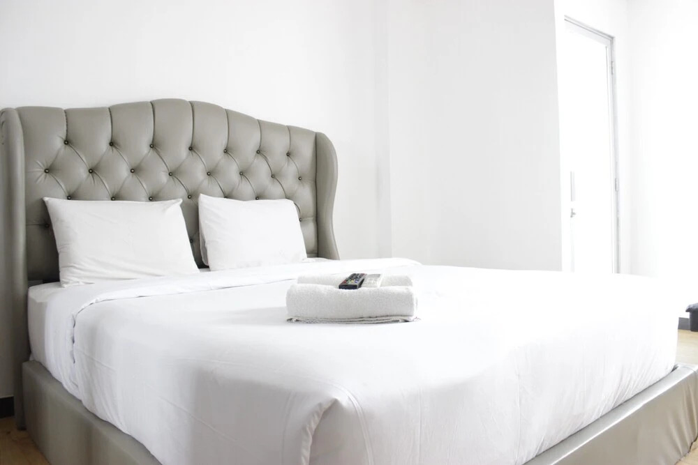 Бандунг: Pleasant and Comfy Studio Room at Emerald Towers Apartment