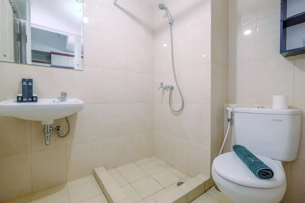 Бекаси: Cozy and New Studio Apartment at Springlake Summarecon Bekasi