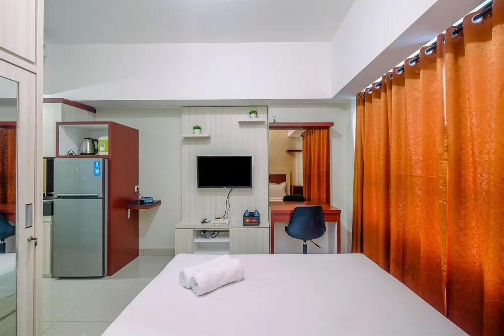 Бекаси: Cozy and New Studio Apartment at Springlake Summarecon Bekasi