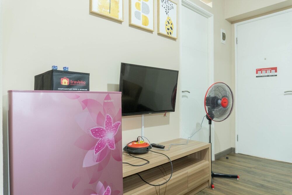 Джакарта: Splendid 2BR at Bassura City Apartment