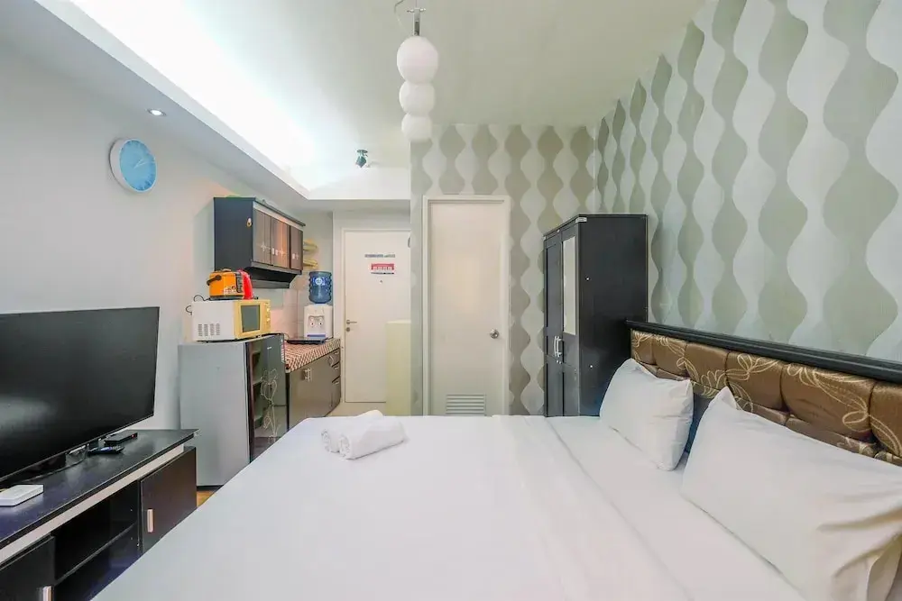 Джакарта: Comfy and Minimalist Studio at Pakubuwono Terrace Apartment