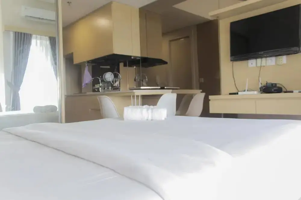 Южный Тангеранг: Comfort Minimalist Studio at Parkland Avenue Apartment