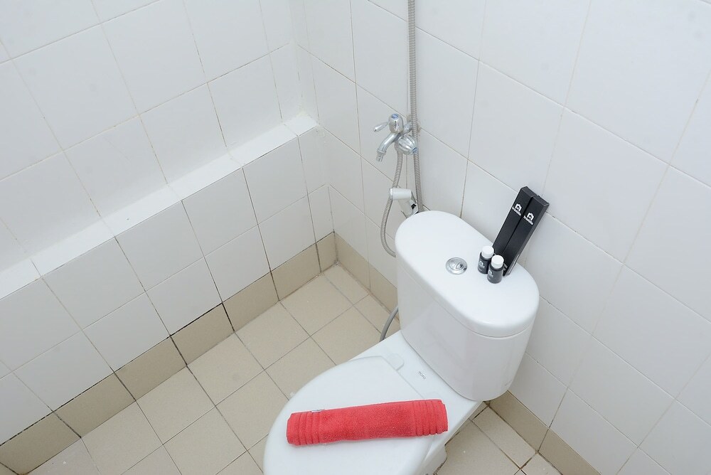 Джакарта: Comfy and Simply 2BR at Bassura City Apartment near Mall