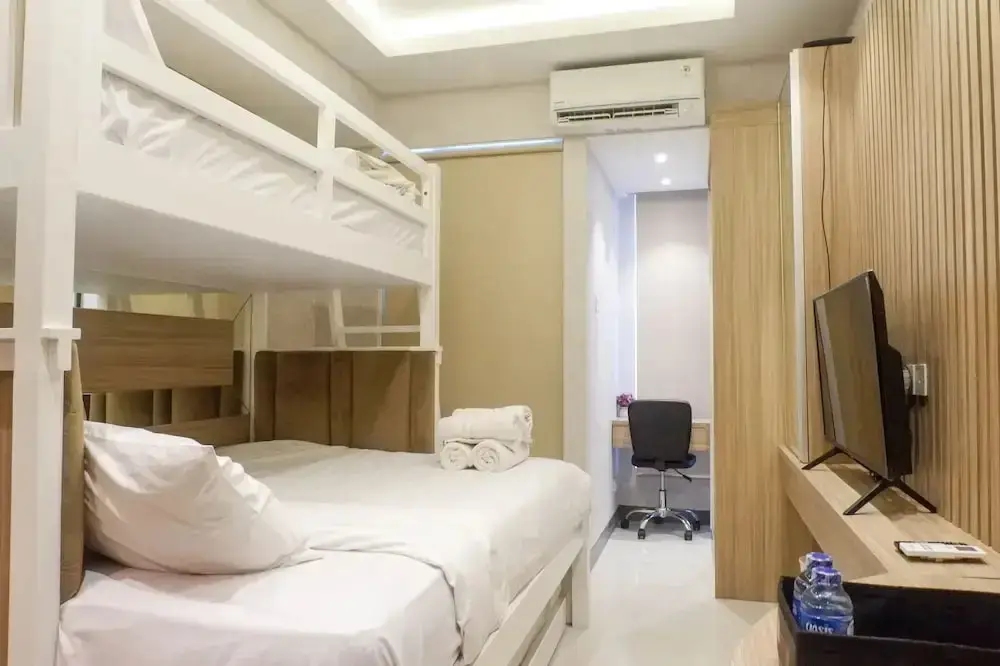Сурабая: Best Studio Benson Apartment Connected to Pakuwon Mall next to Anderson